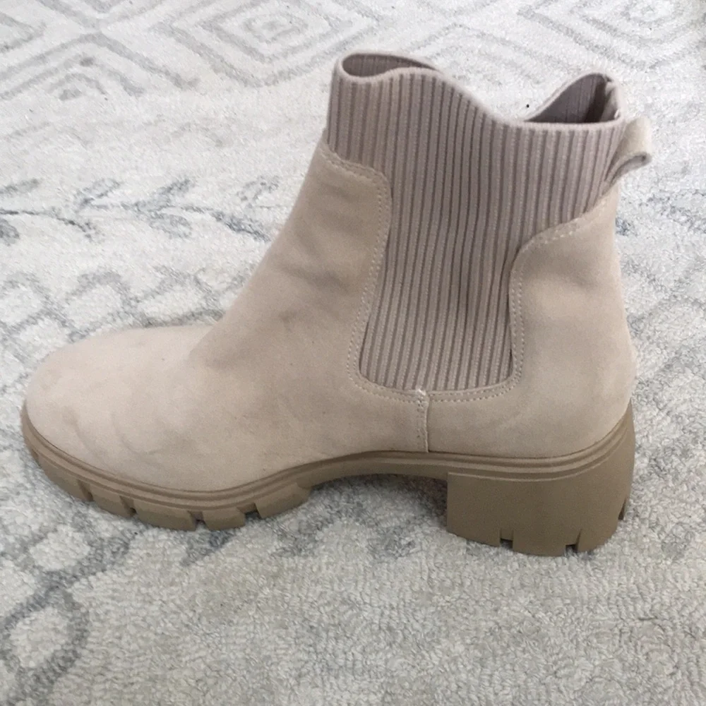 Beige Steve Madden Hayle suede heeled boots - Picture 4 of 5